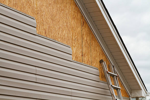 24/7 Emergency Storm Damage Siding Repair experts in Warsaw, IL